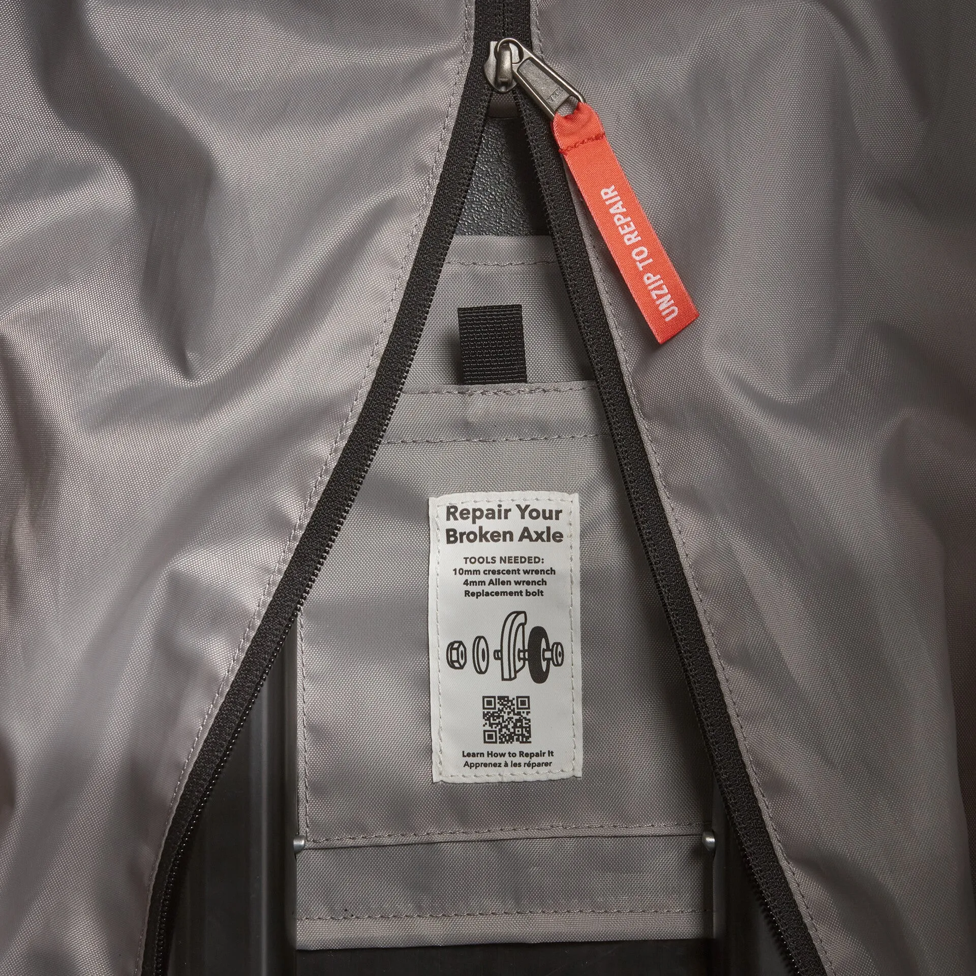 Black Hole® Matte Wheeled Duffel 100L - 49388