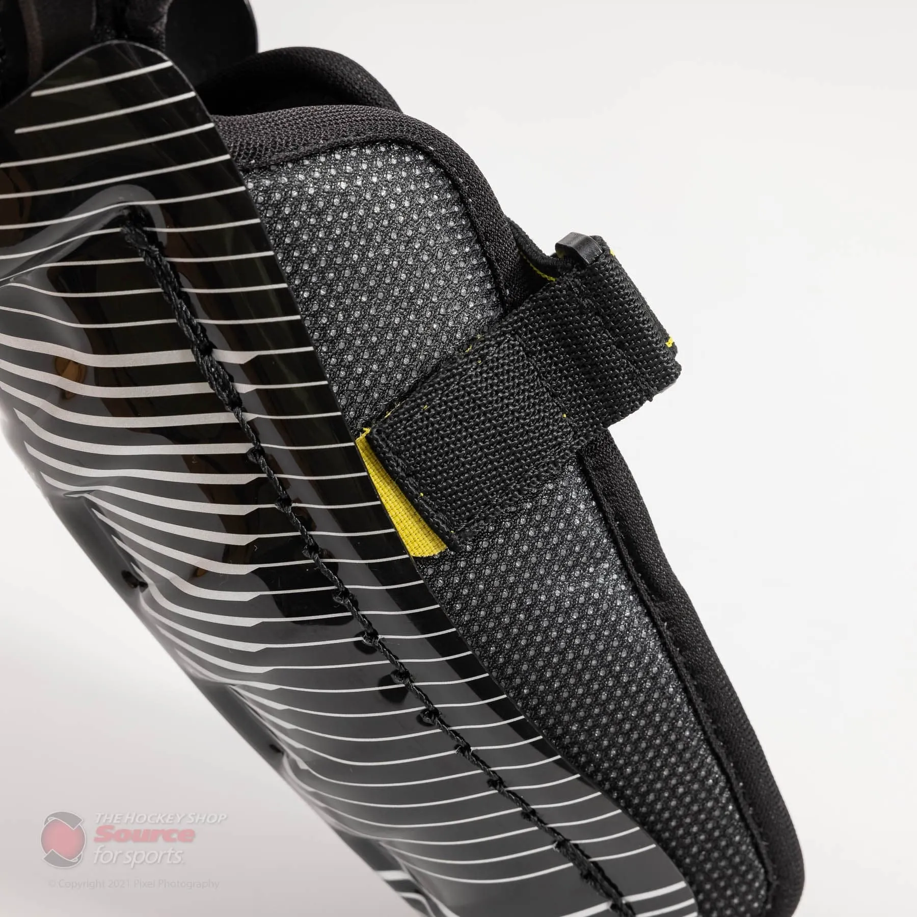 CCM Tacks 9550 Youth Hockey Shin Guards