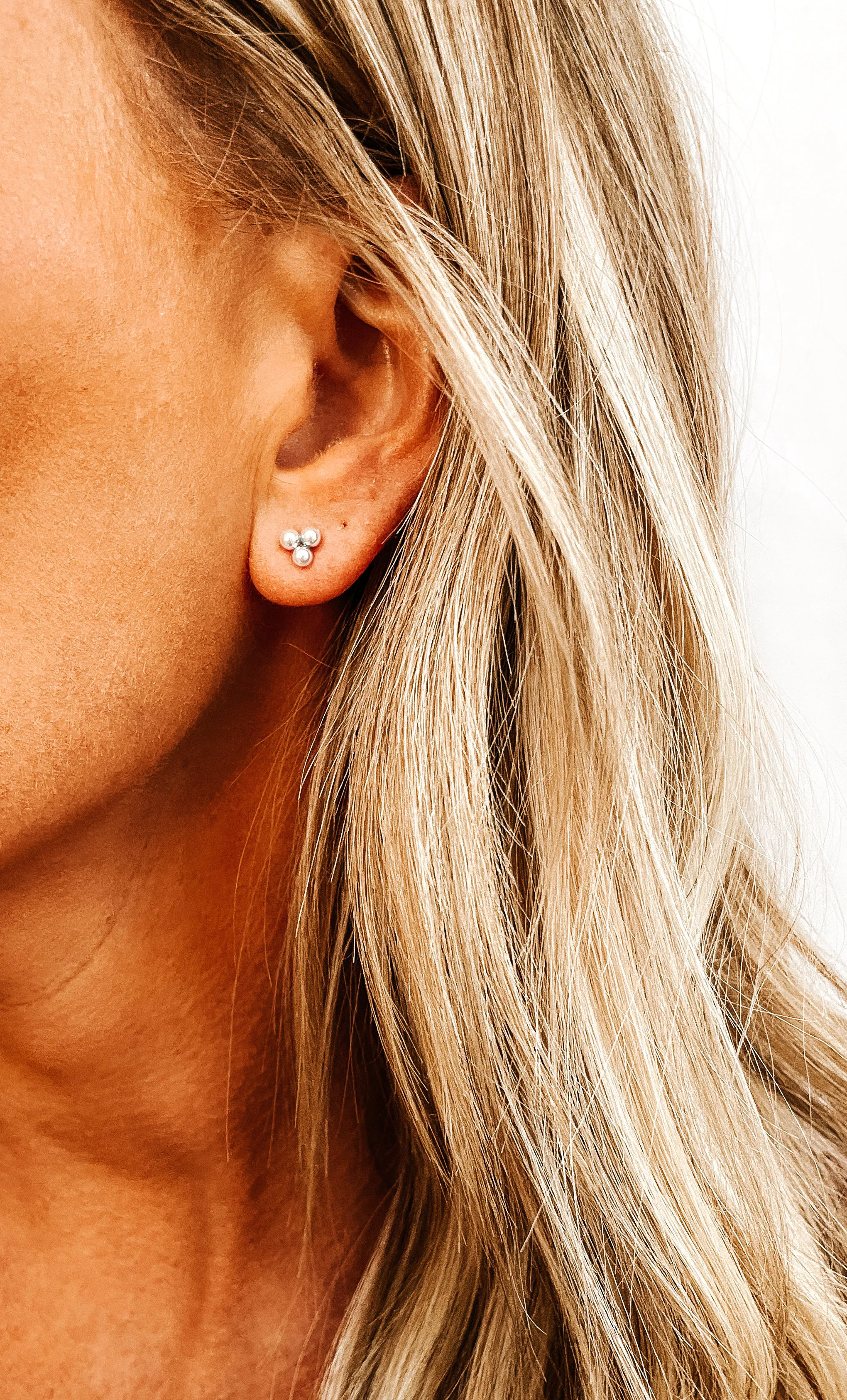 Dainty 3 Ball Cluster Stud Earrings