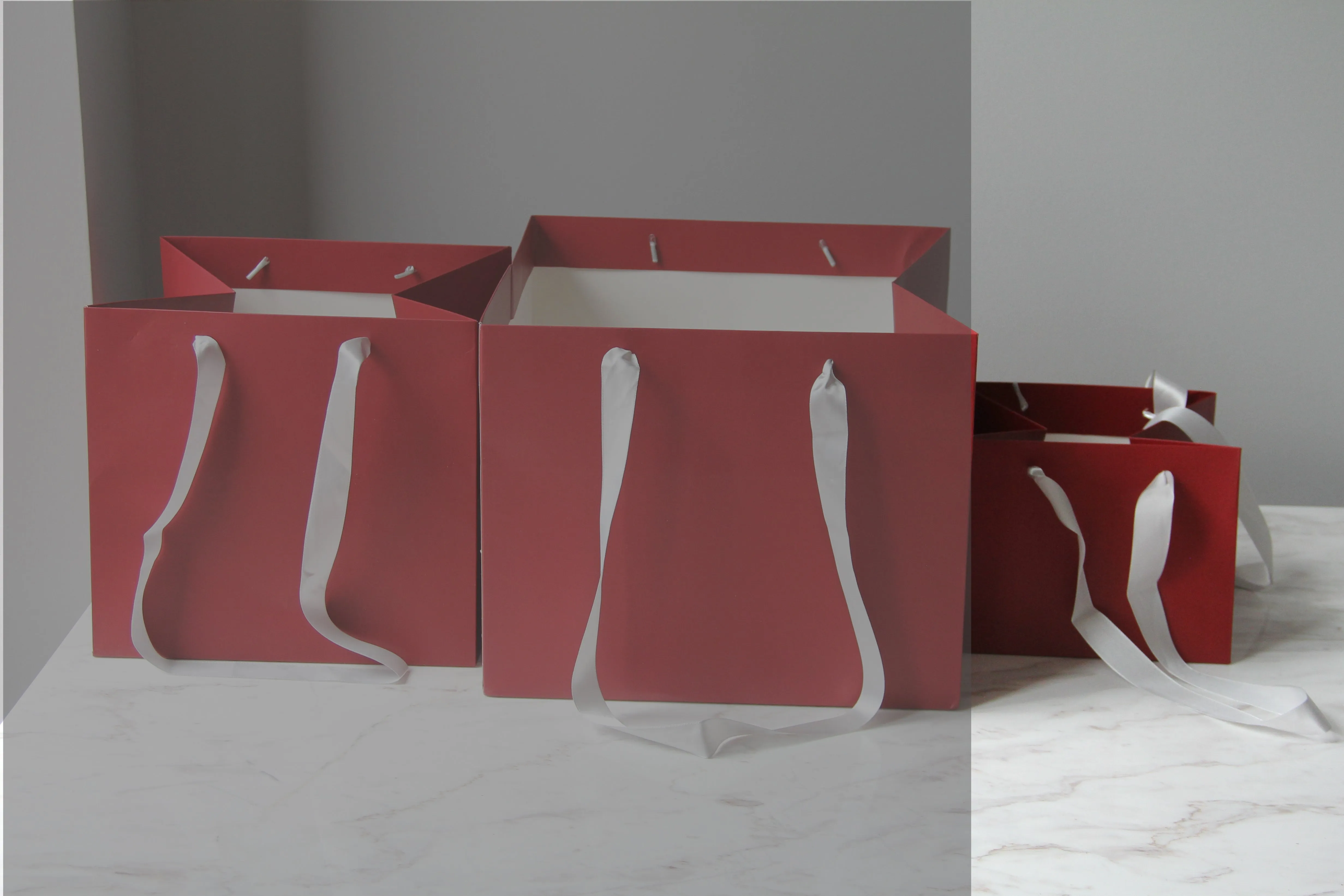Luxury Flower/gift  Bag With Silk Ribbon Handle