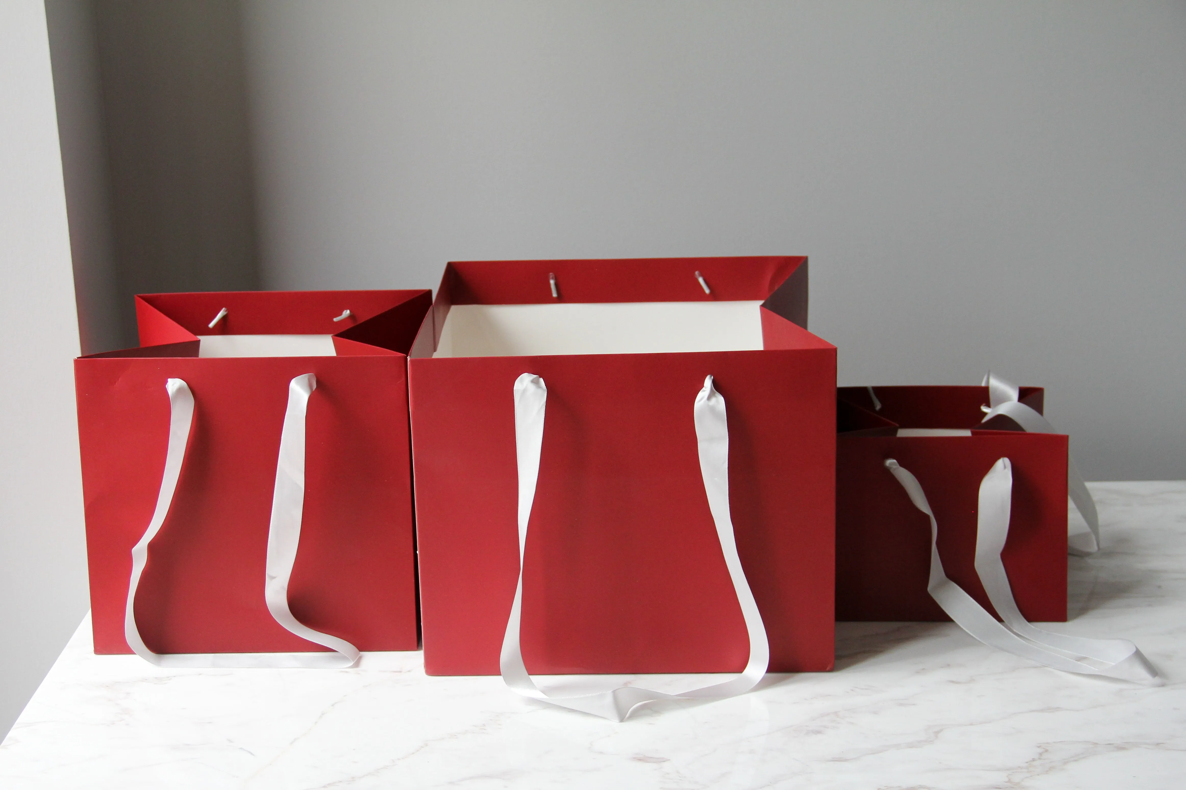 Luxury Flower/gift  Bag With Silk Ribbon Handle
