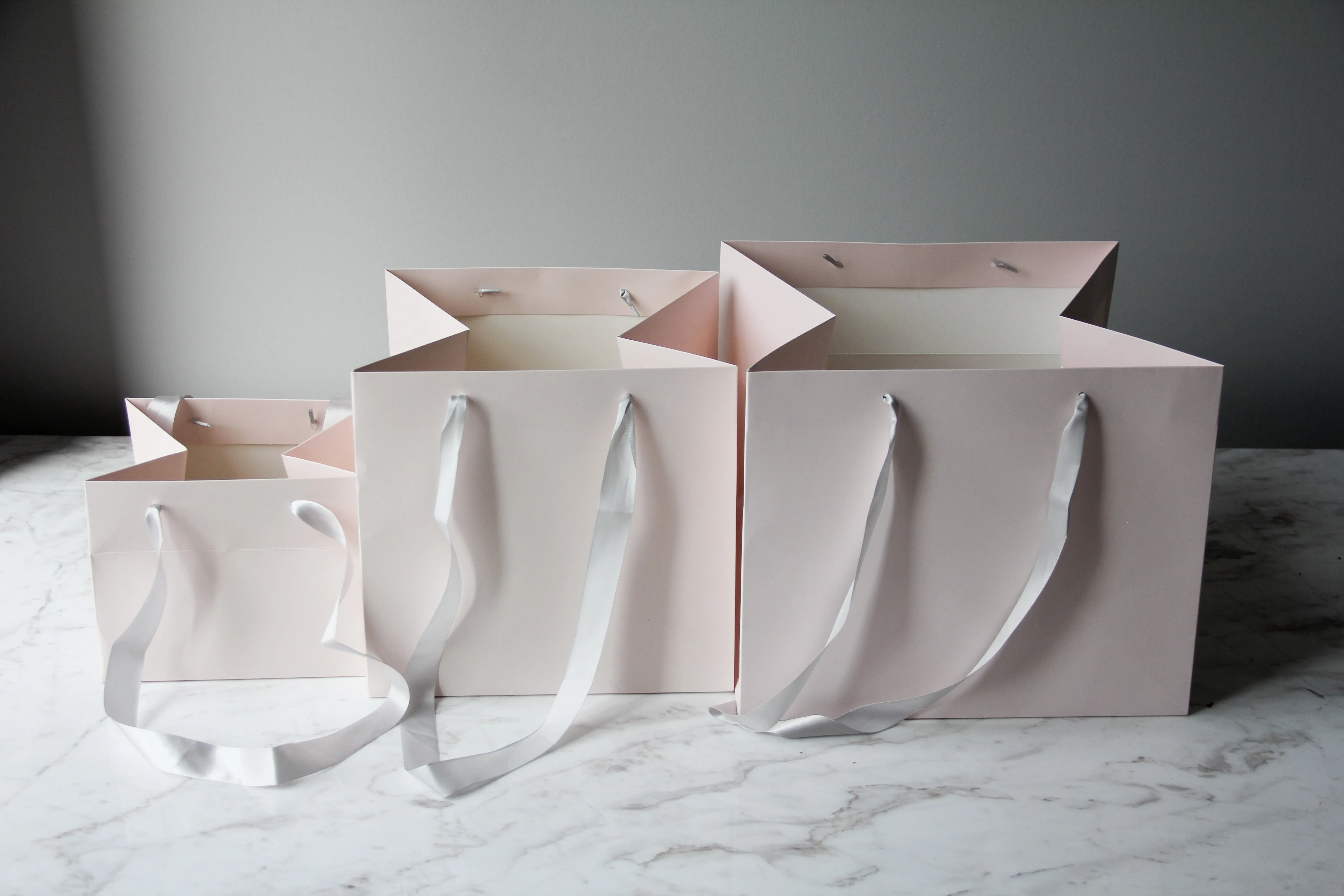 Luxury Flower/gift  Bag With Silk Ribbon Handle