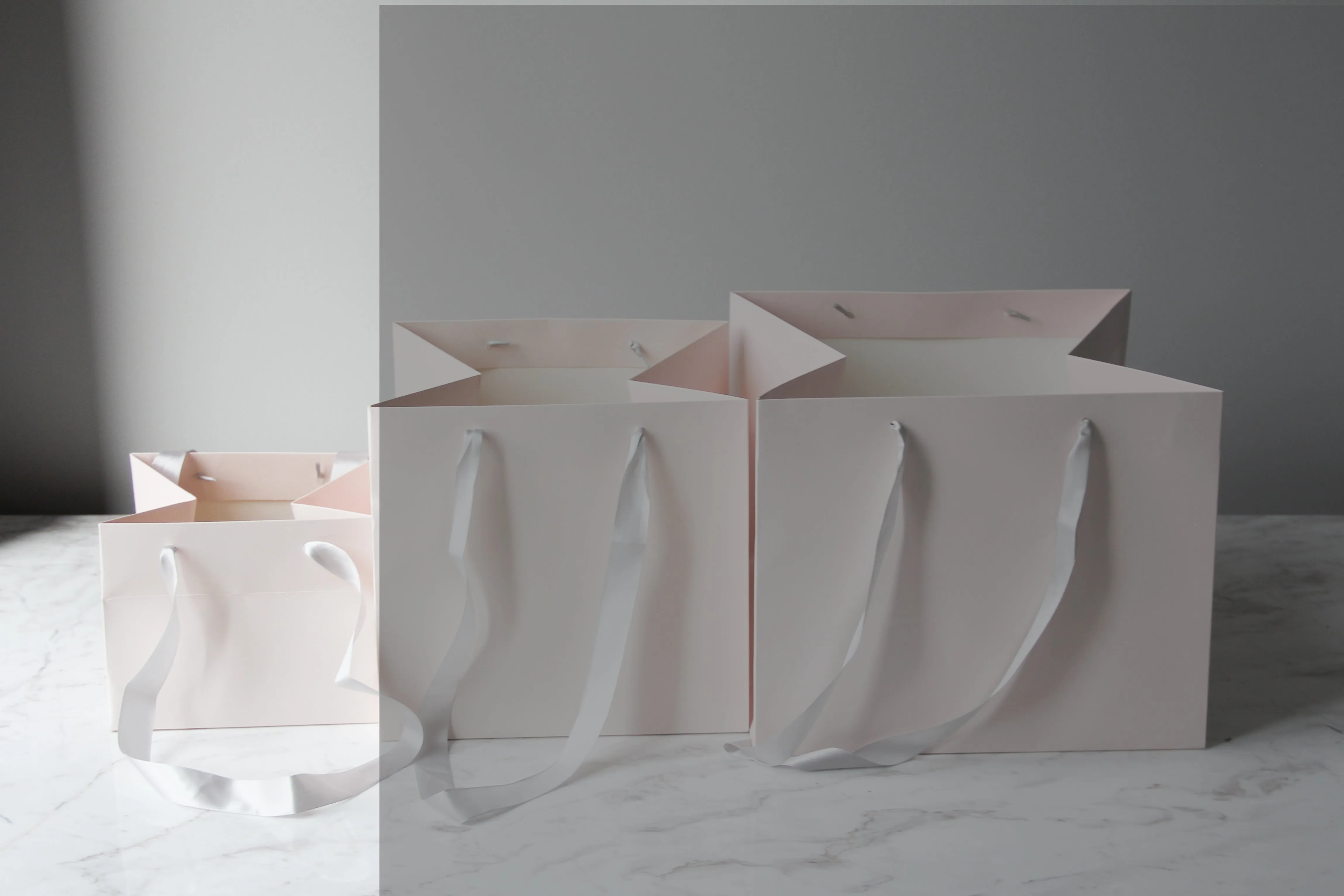 Luxury Flower/gift  Bag With Silk Ribbon Handle